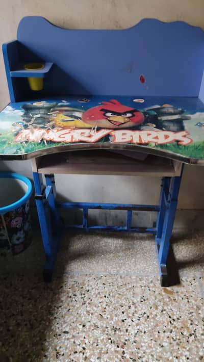 Kids Table and chair
