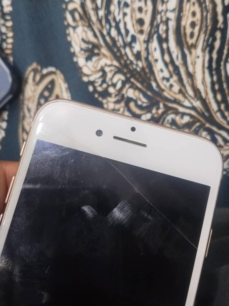Apple iPhone 8 1