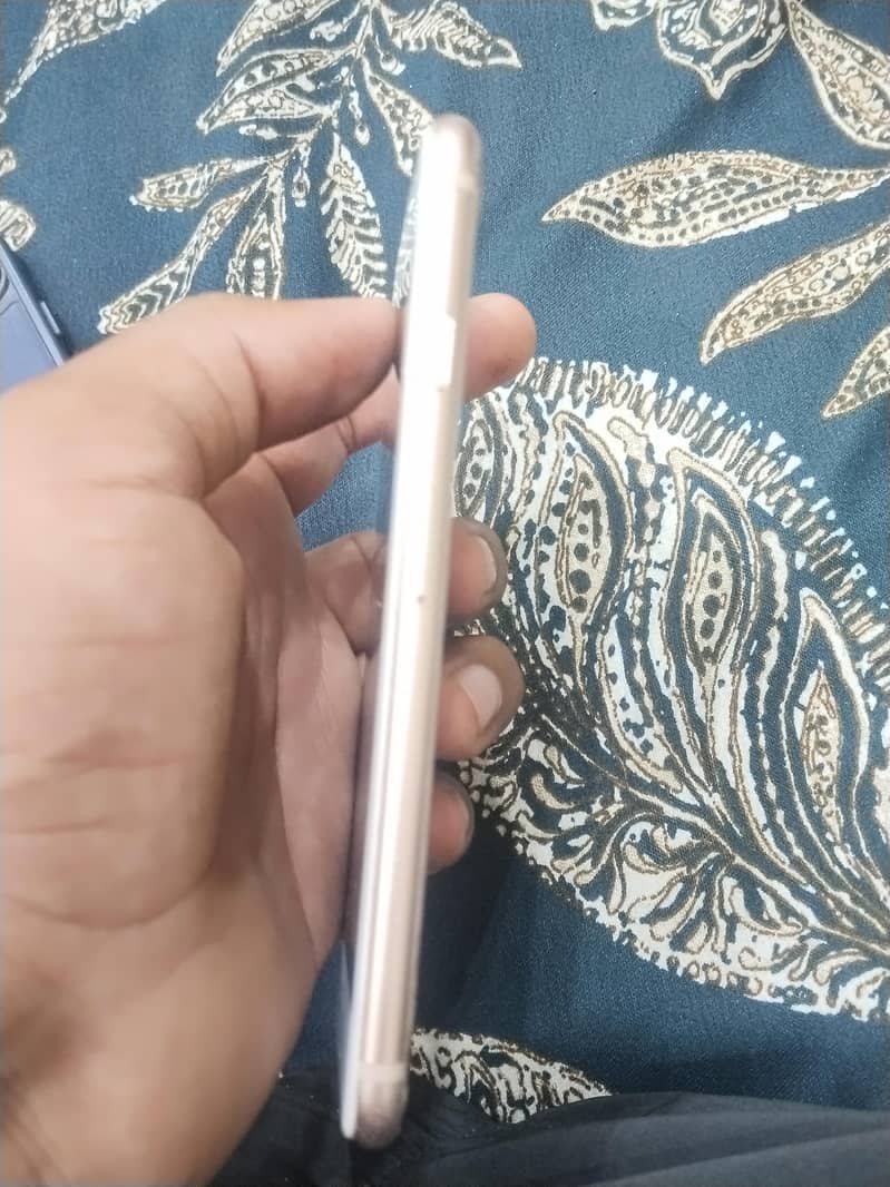 Apple iPhone 8 5
