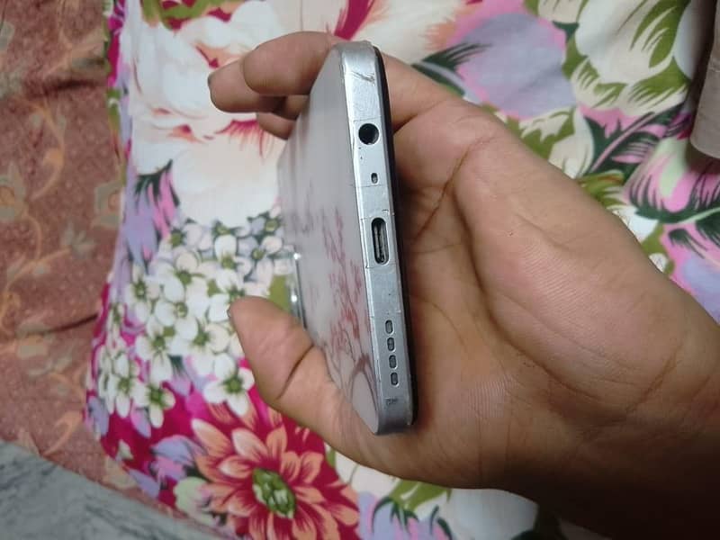 Realme C71 4