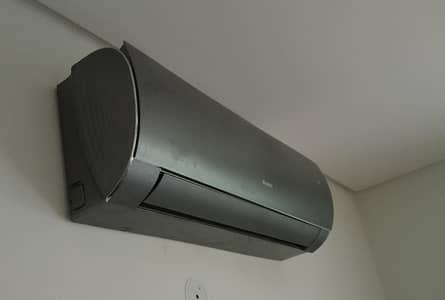 Gree 1 ton split AC
