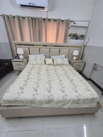 Bed set side tables ottoman dressing table king size bed stylish