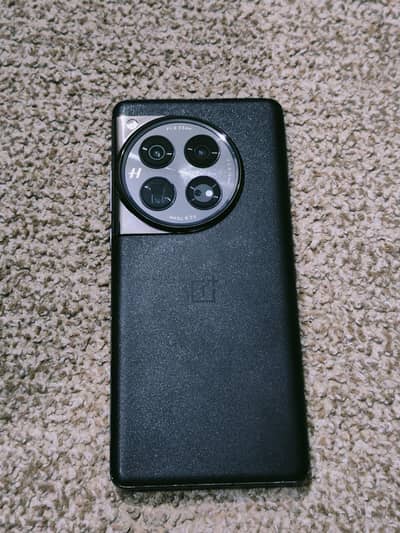 One Plus 12 official (512)