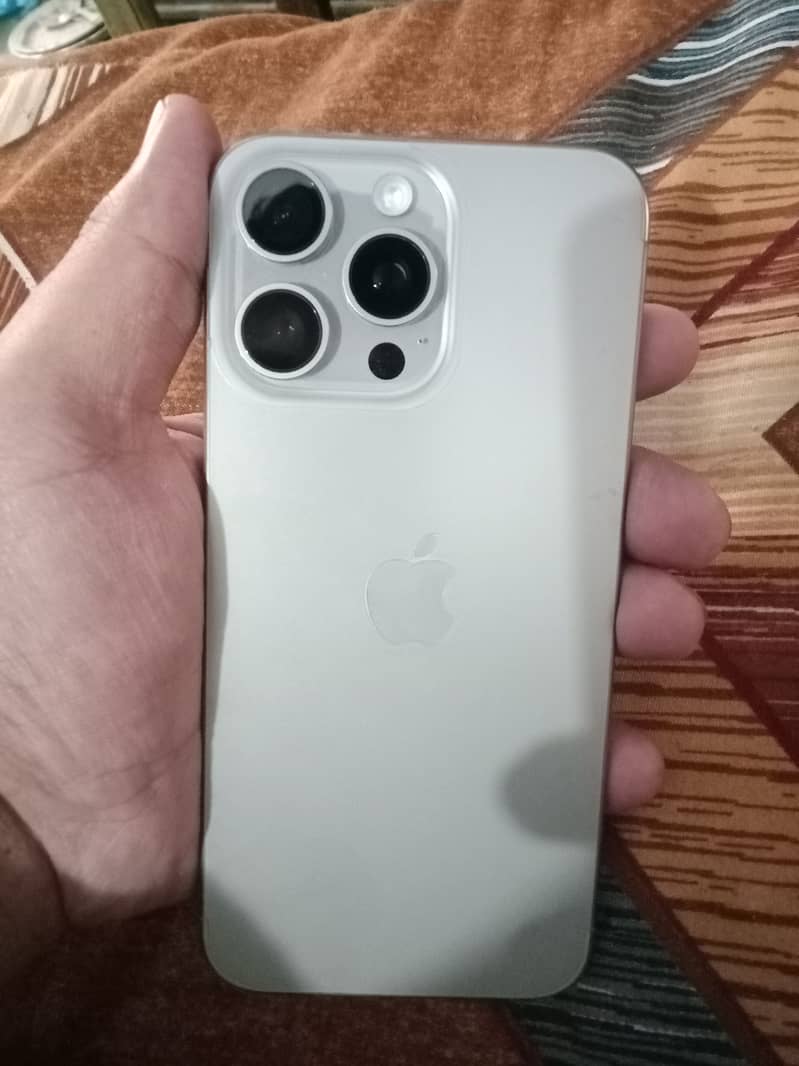 Apple iPhone 15 Pro Max 0