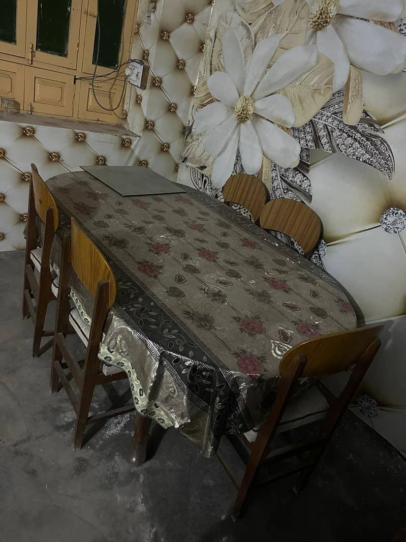 Dining Table 0