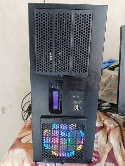 PC with 4GB Graphics 8GB Ram 500GB HDD