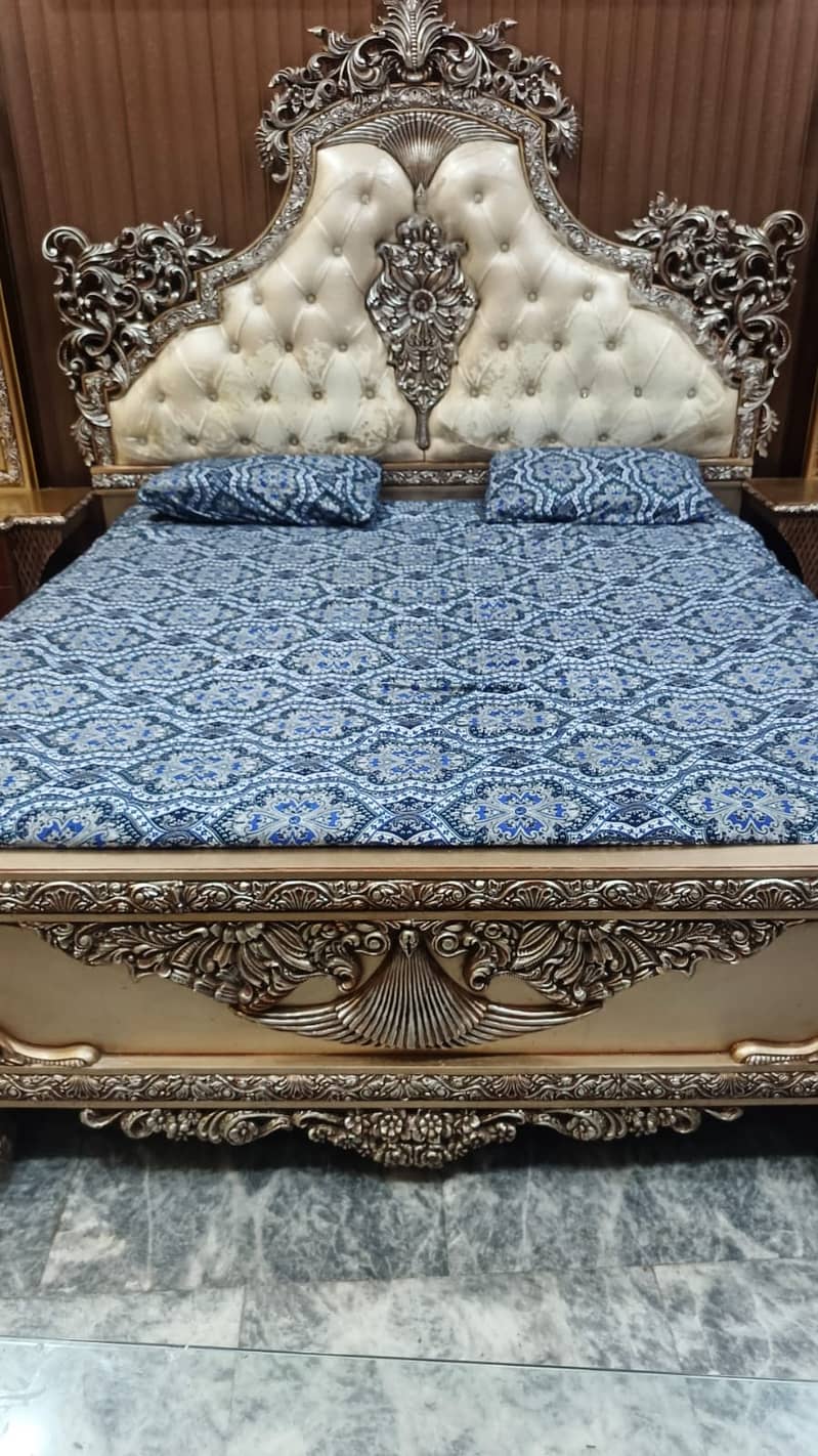 Branded  bed set 5
