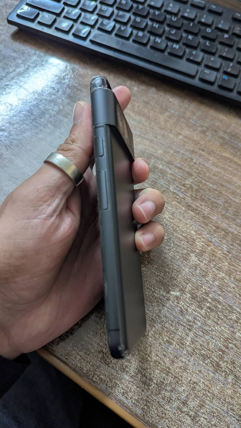 Google Pixel 8 4