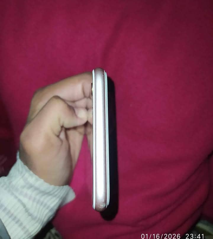 Apple iPhone 6S Plus 2