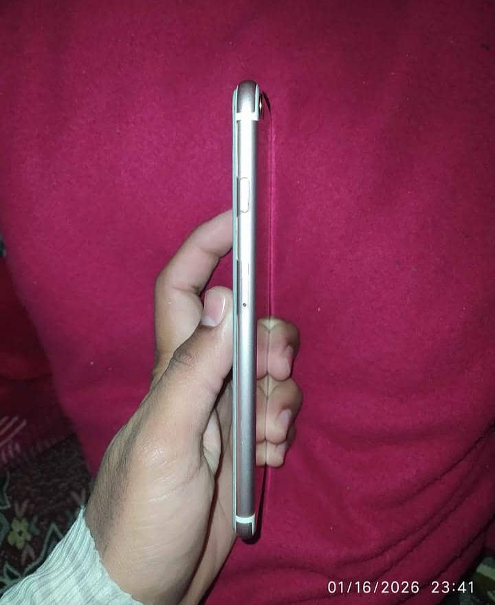 Apple iPhone 6S Plus 3
