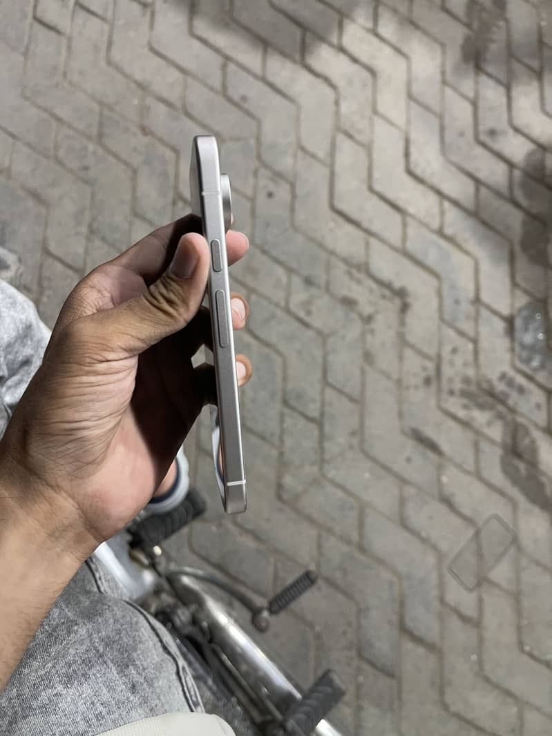 Google Pixel 9 4