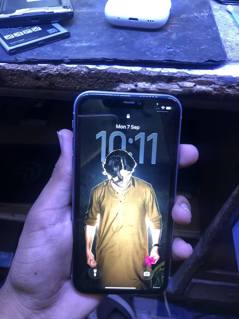 Apple iPhone 11 0