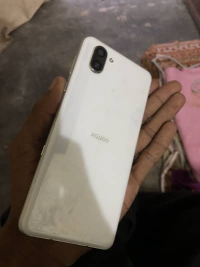 Sharp Aquos R3 6.128 hai panal change hona