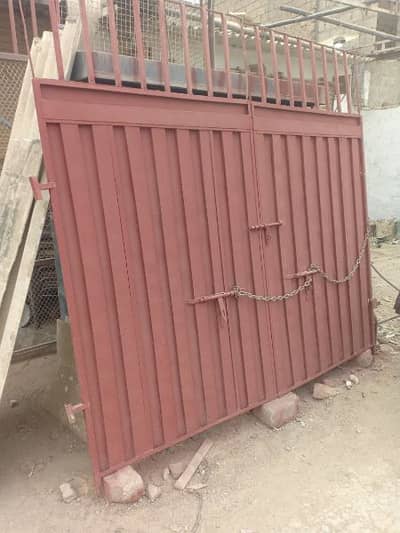 man gate iron