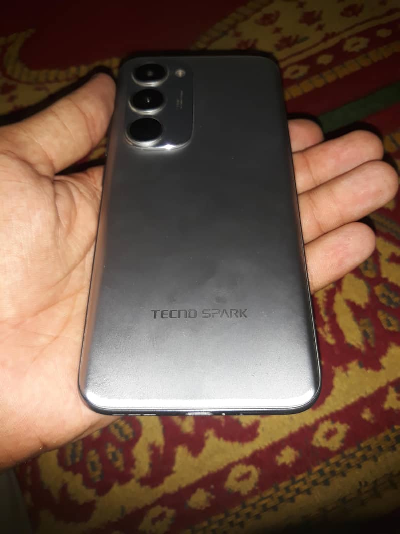 Tecno Spark 40 pro + 8