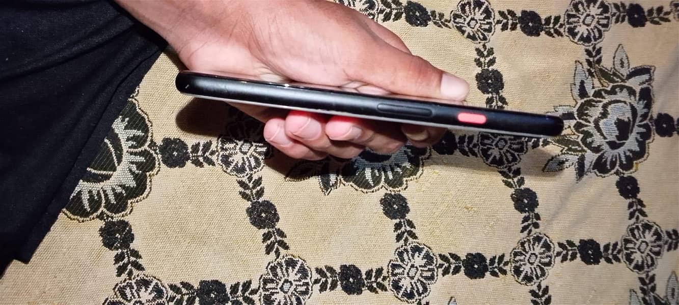 Google Pixel 4 3