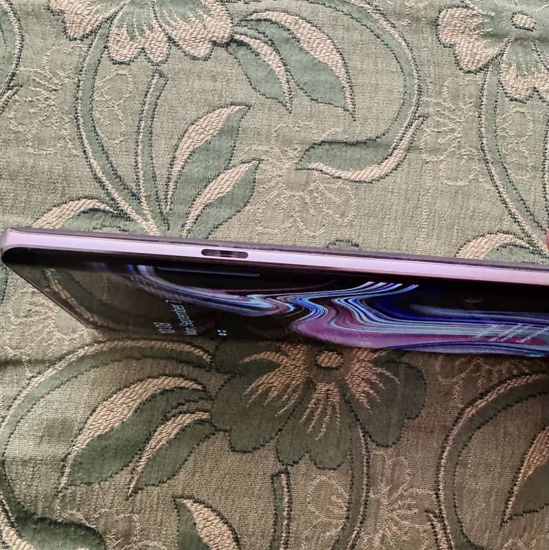 Samsung Mobile Note 9 1