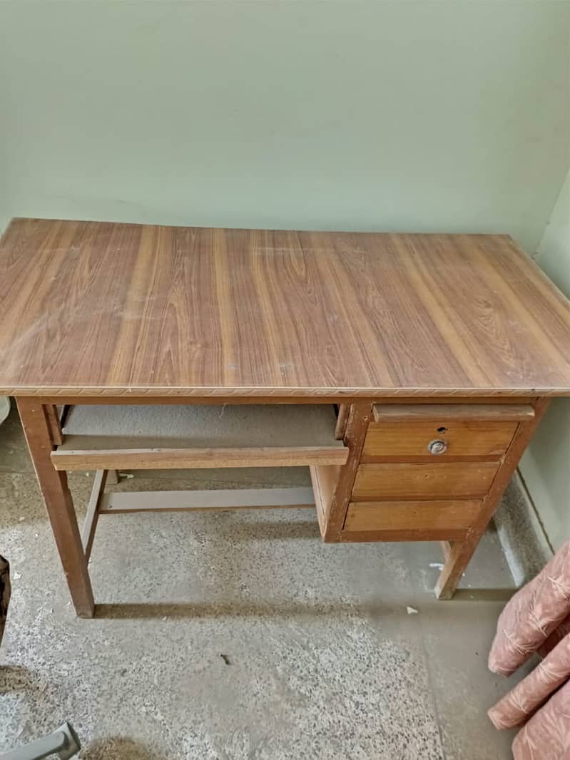 Computer Chair with Table 5
