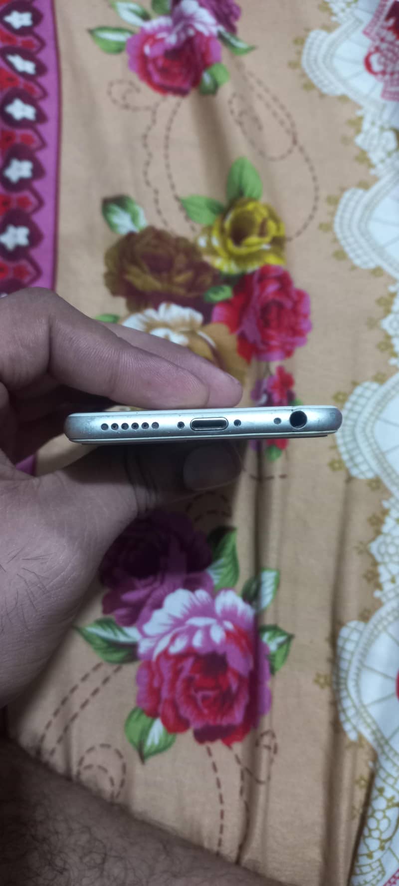Apple iPhone 6 0