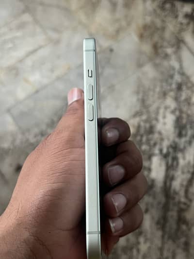 Apple iPhone 15