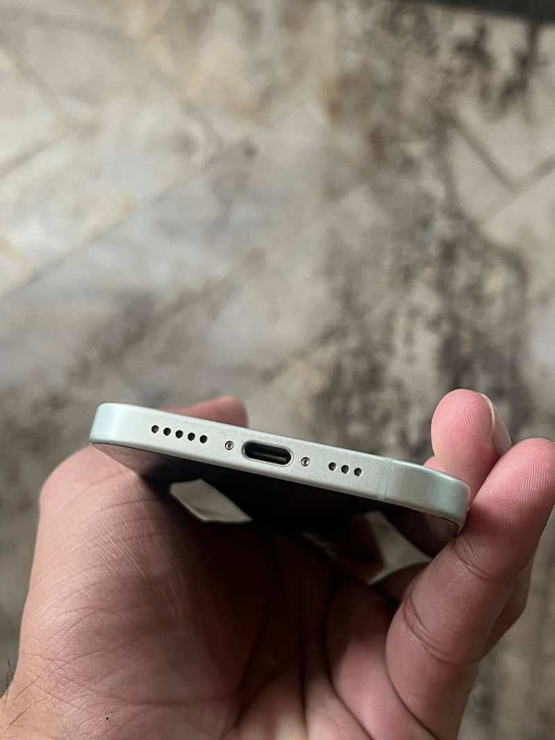 Apple iPhone 15 3