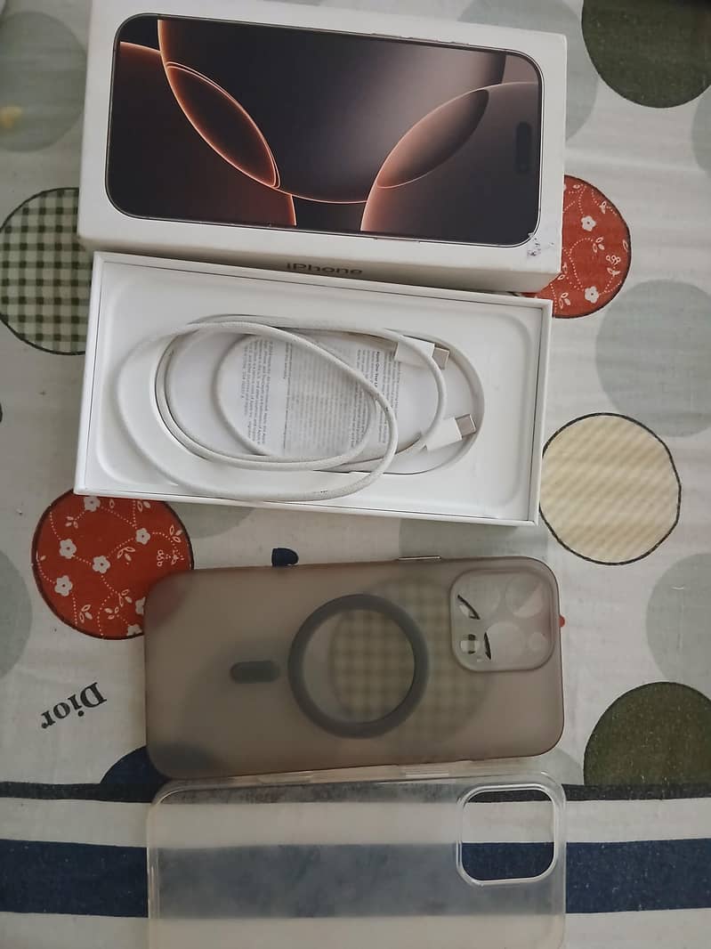Apple iPhone 16 Pro Max 1
