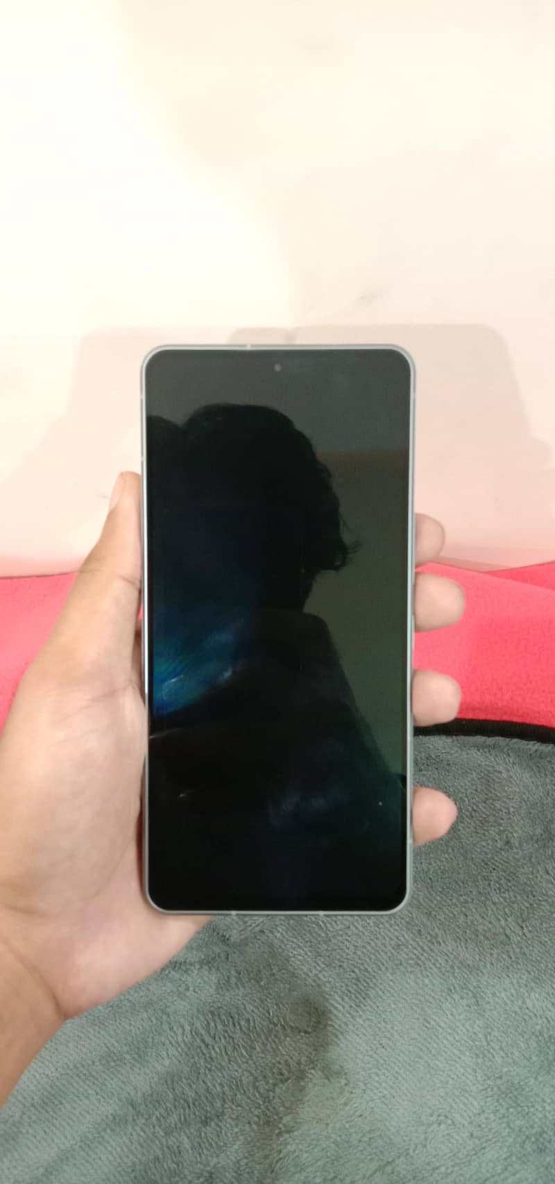 Sharp Aquos R5G 4