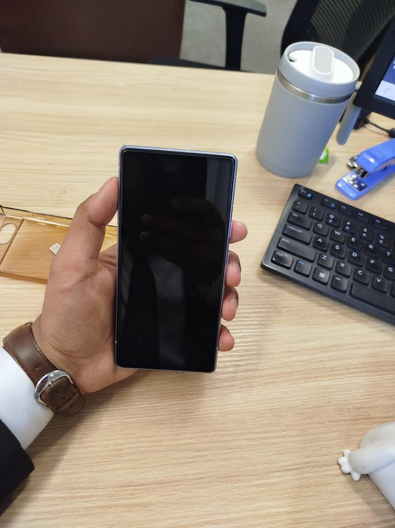 Google Pixel 7a 5