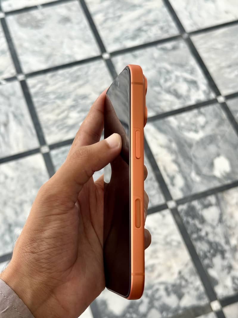 Apple iPhone 17 Pro 6