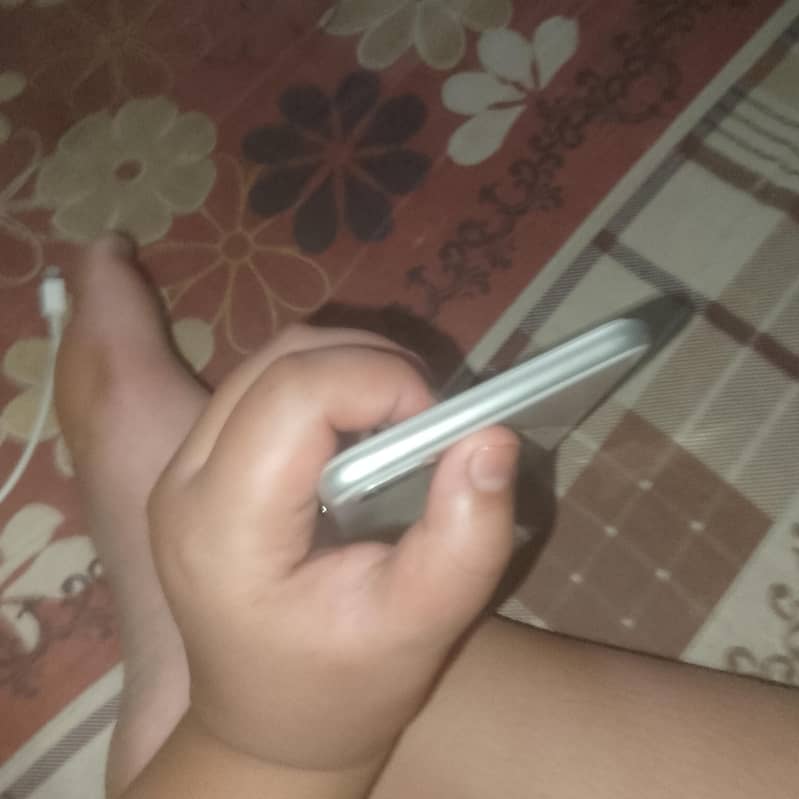 Apple iPhone 8 Plus 2