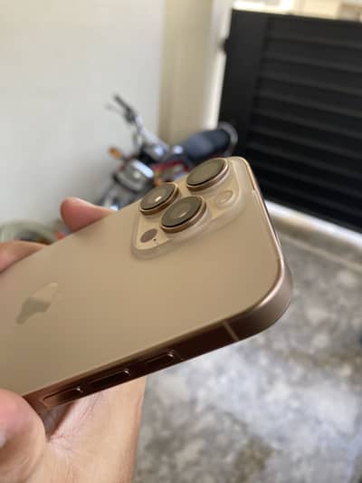 Apple iPhone 16 Pro Max