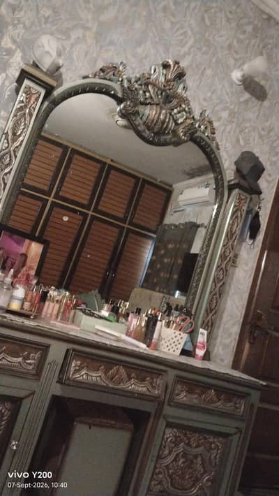 dressing table