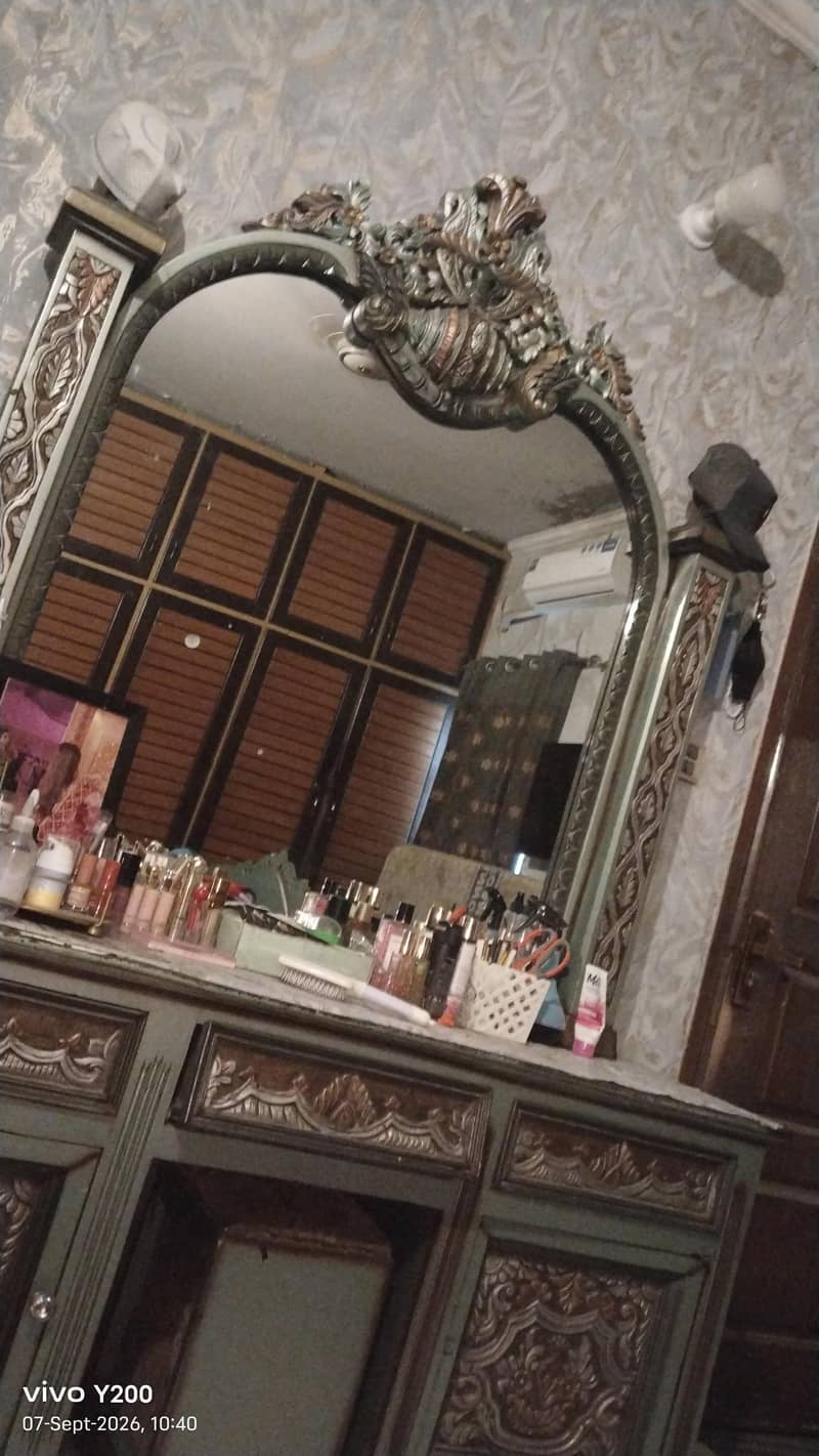 dressing table 0