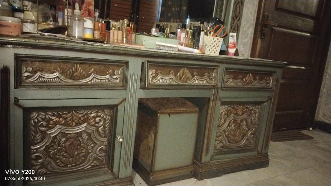 dressing table 1