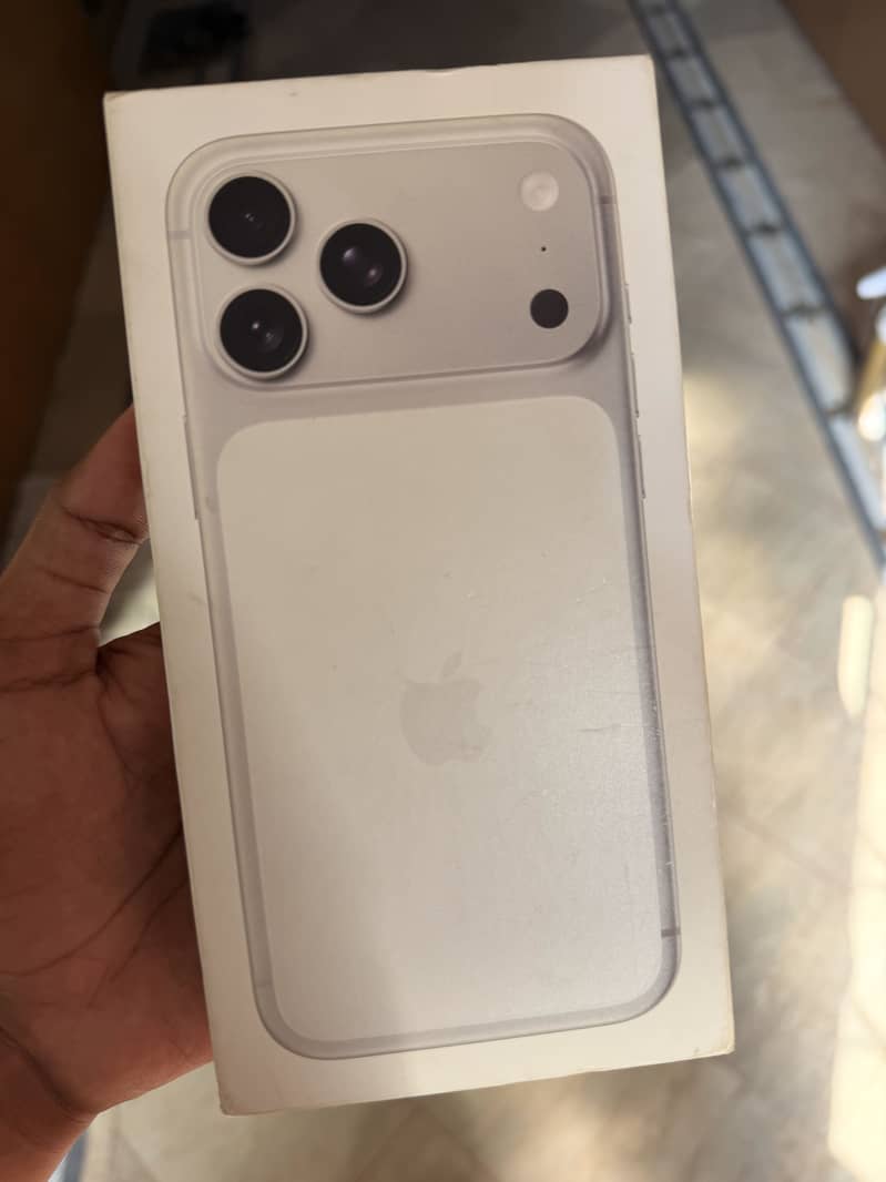 Apple iPhone 17 Pro Max 5