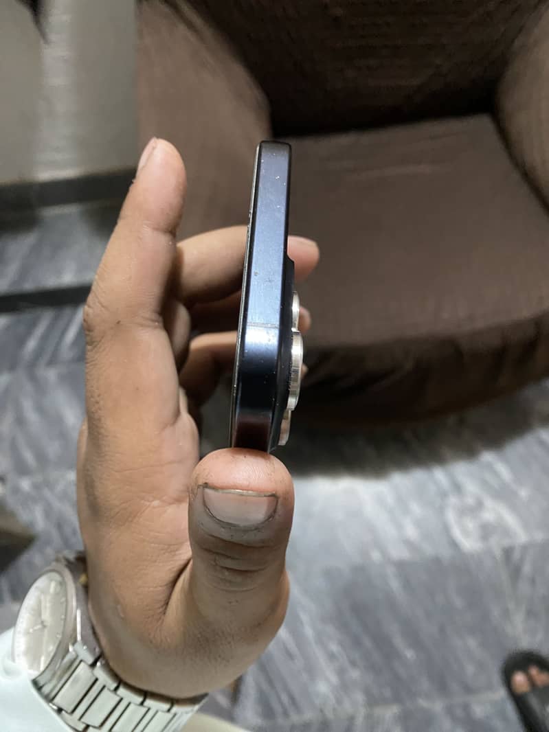 Apple iPhone 15 Pro Max 1