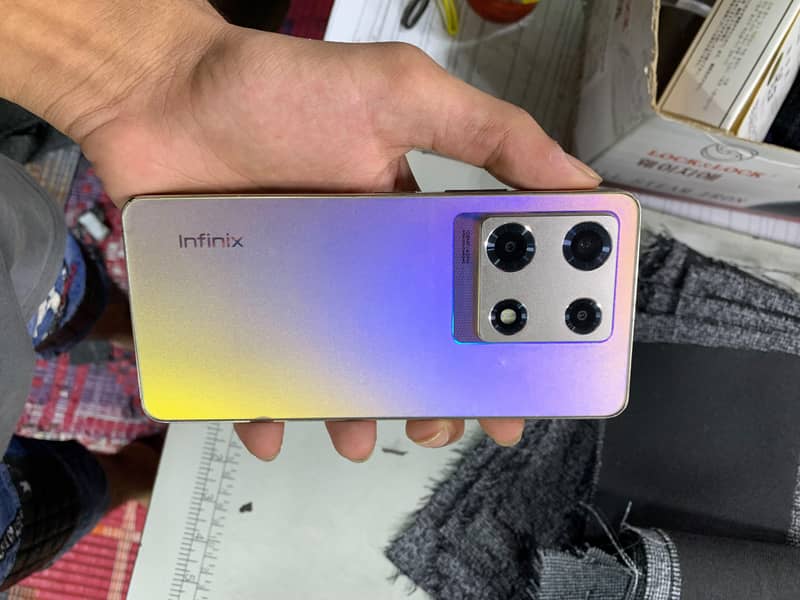 Infinix Note 30 Pro 4