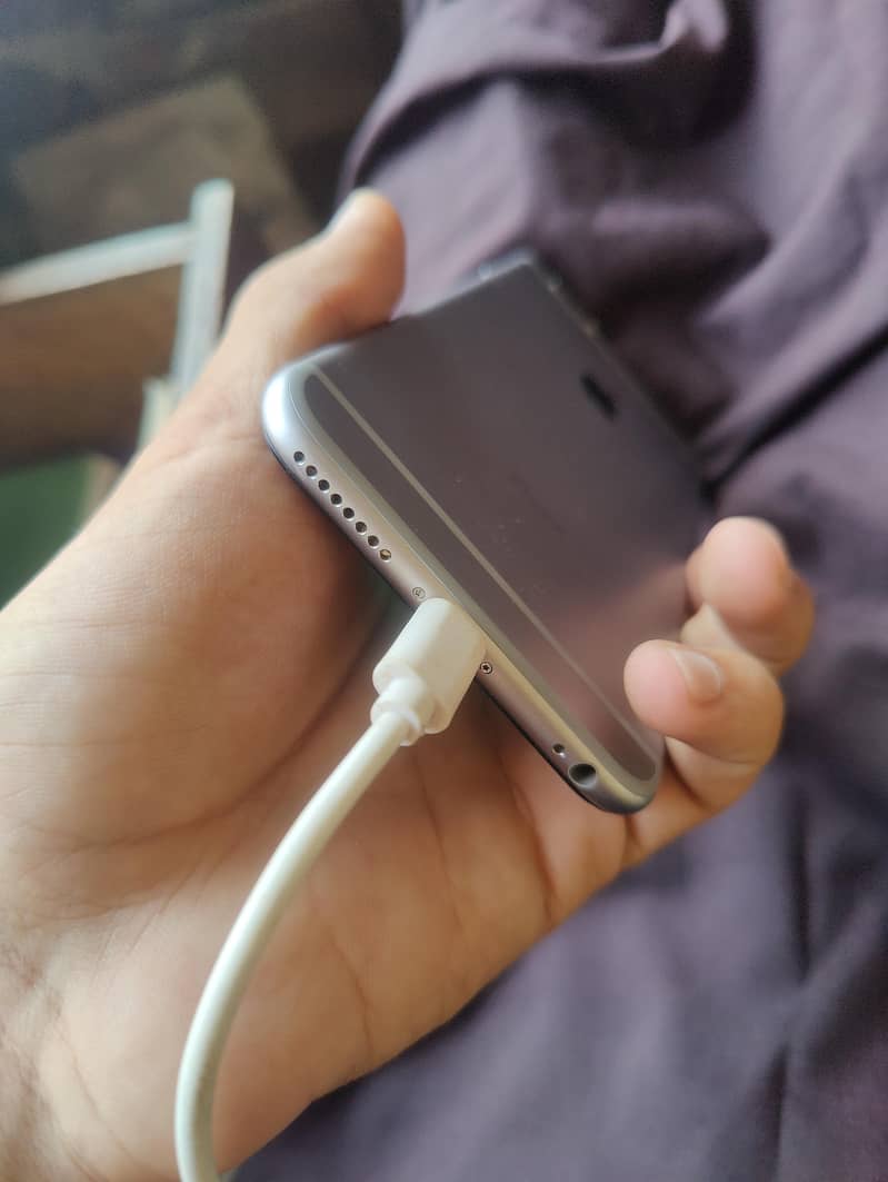 Apple iPhone 6S 3