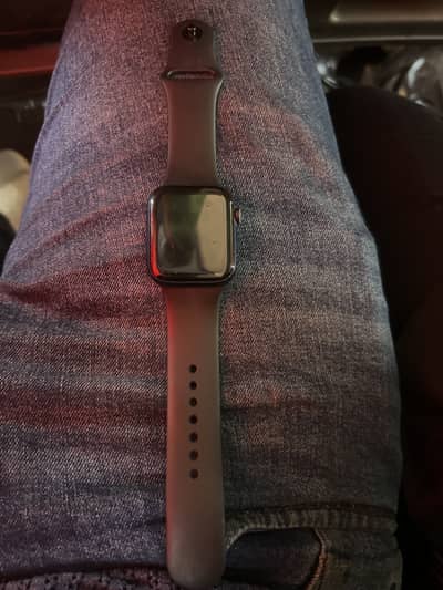Apple series 6 nike addition