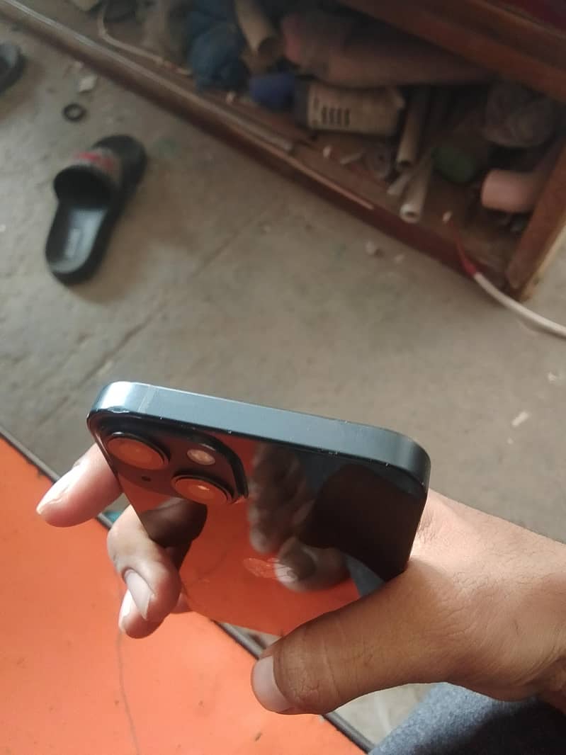 Apple iPhone 13 6