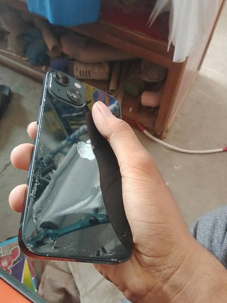 Apple iPhone 13 7