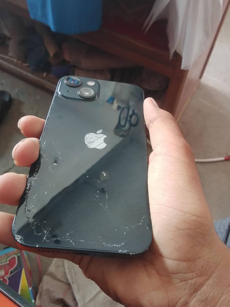 Apple iPhone 13 8