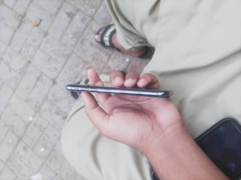 Apple iPhone X 2