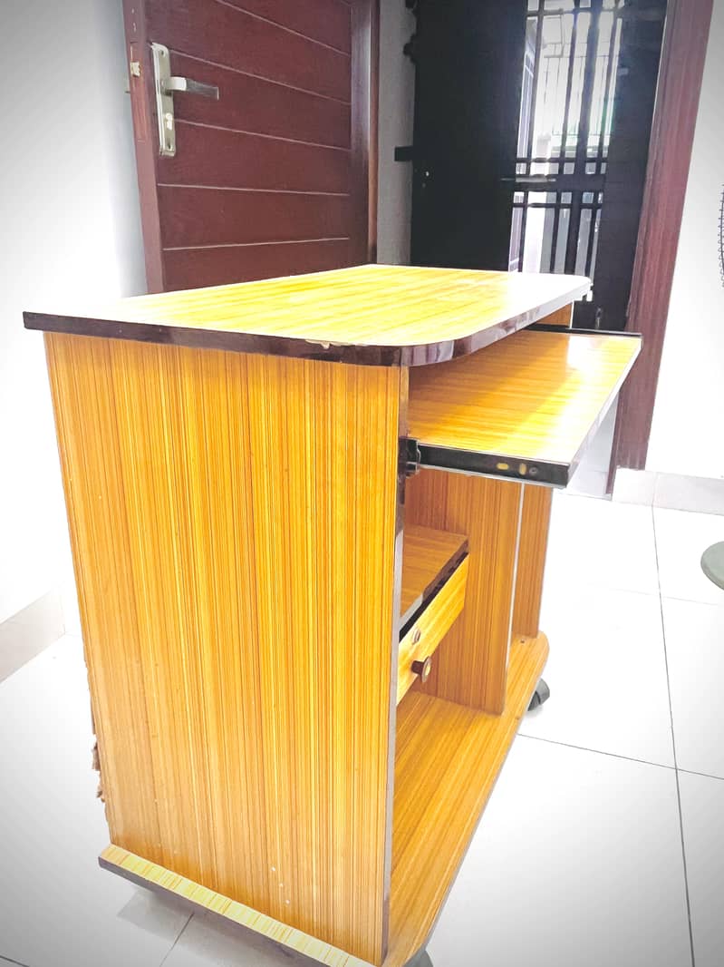 Computer trolly/table 2