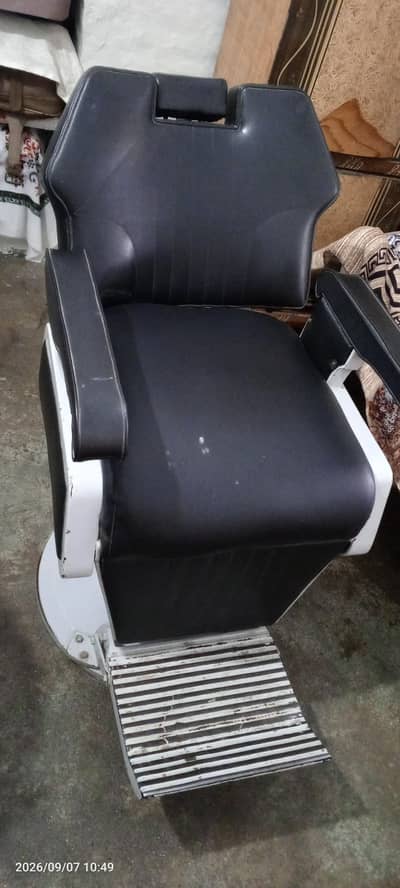 new chair  use only 8 months