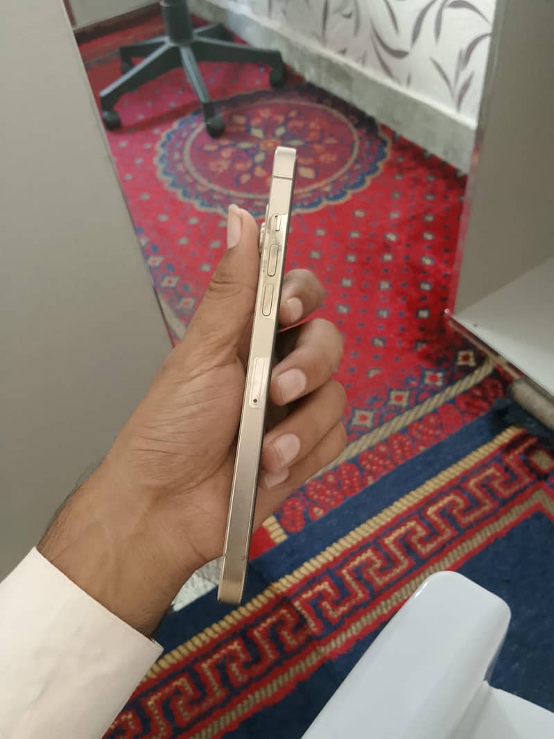 Apple iPhone 12 Pro Max 4
