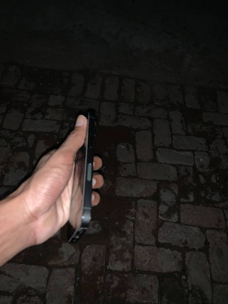 Apple iPhone 13 Pro 4