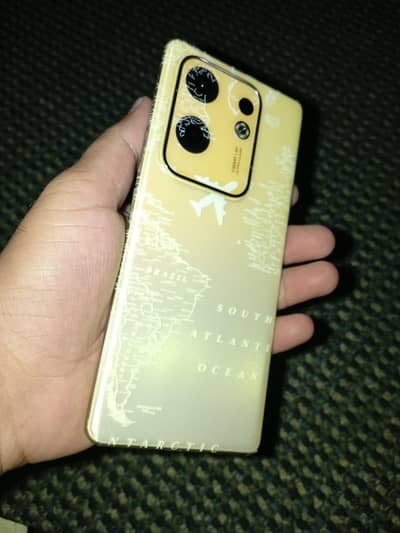 Infinix Zero 30 8+5/256 only box charger not available 10/9.5