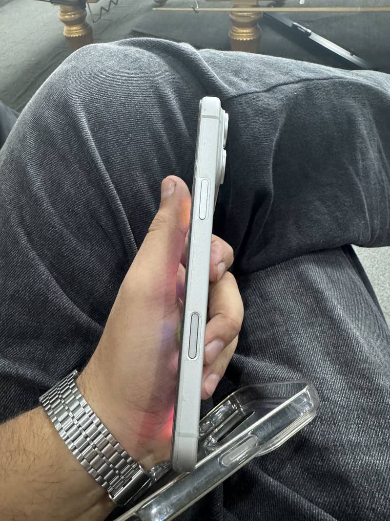 Apple iPhone 17 Pro Max 2