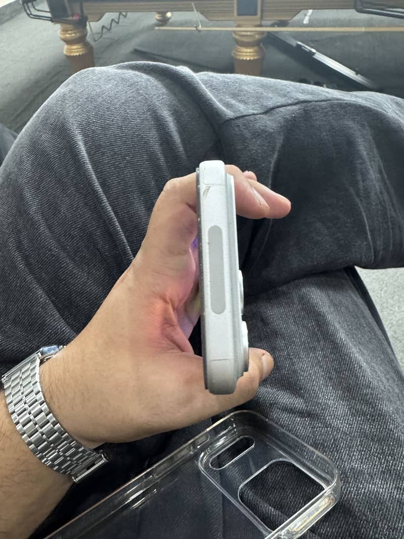 Apple iPhone 17 Pro Max 3